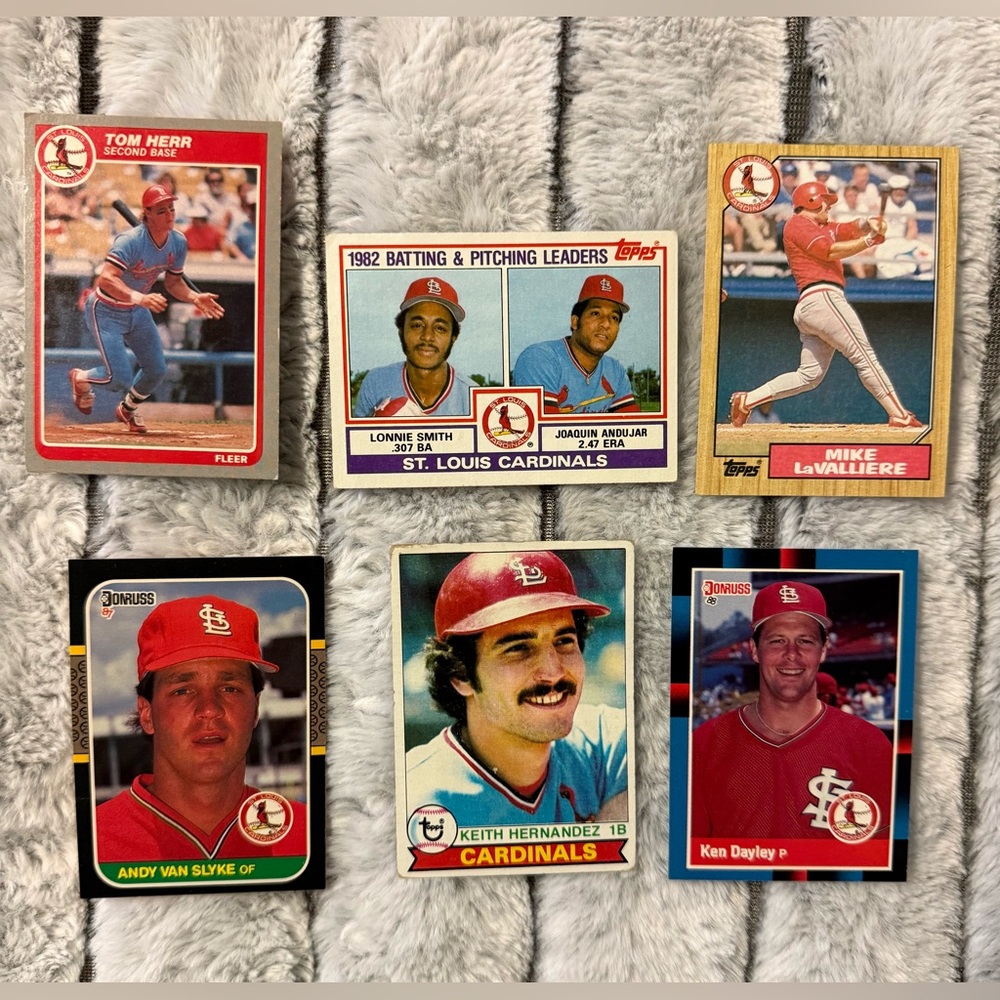 Topps St. Louis Cardinals Trading Cards - Red and Blue